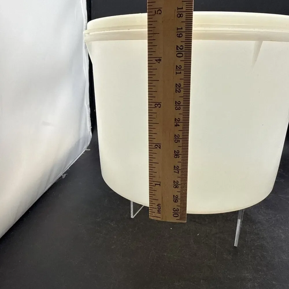 Vintage Tupperware 265-16 Round Food Storage Container w/ Lid Frosted USA